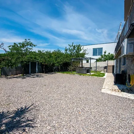 Noa Apartment